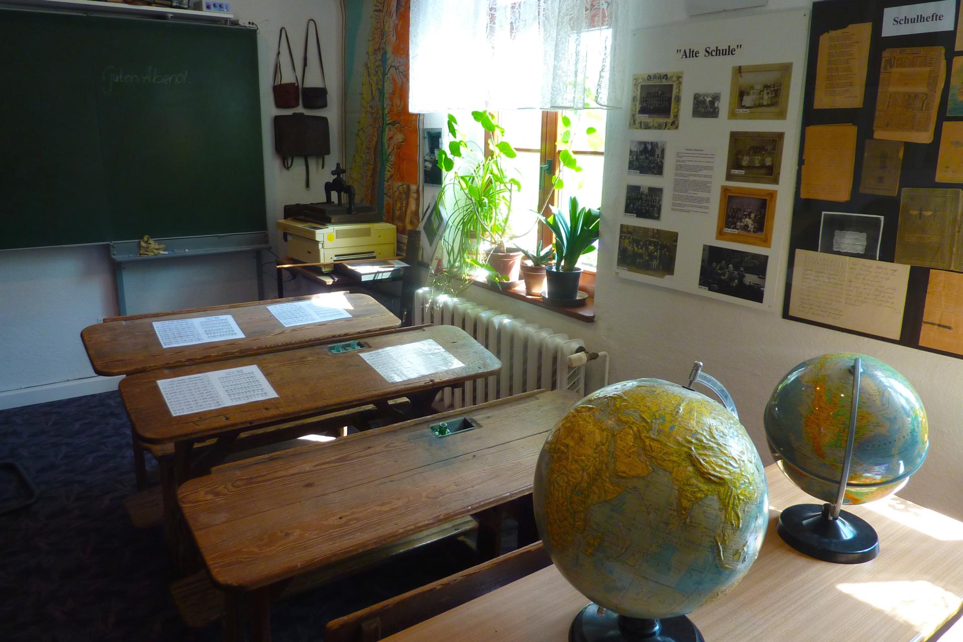 Ausstellung ehemaliges Klassenzimme, Foto: Gemeinde Grünheide (Mark)