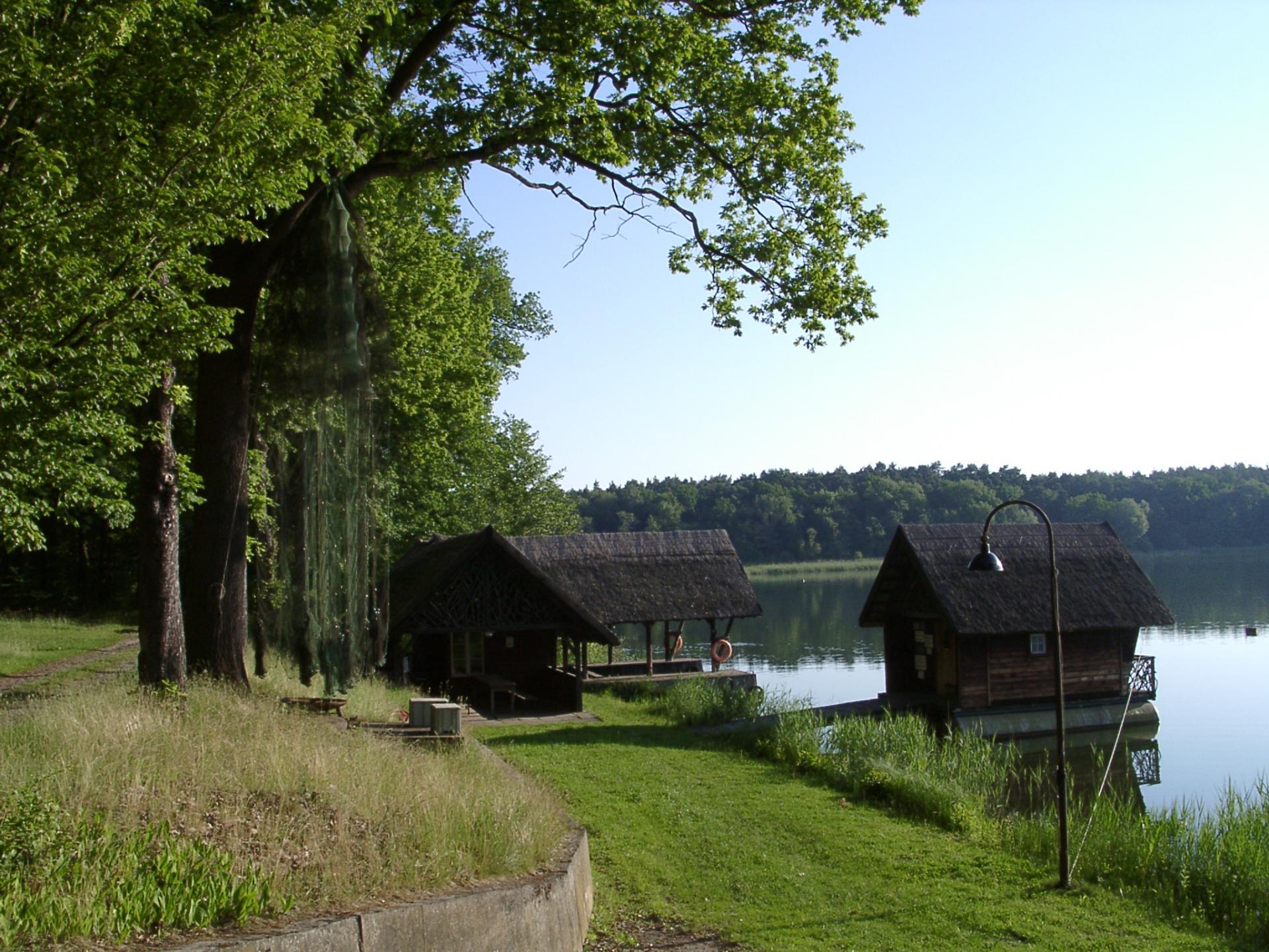 Equipment- and holding sheds on the lake