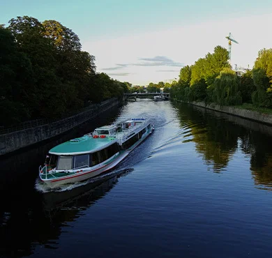 schiff-im-fluss