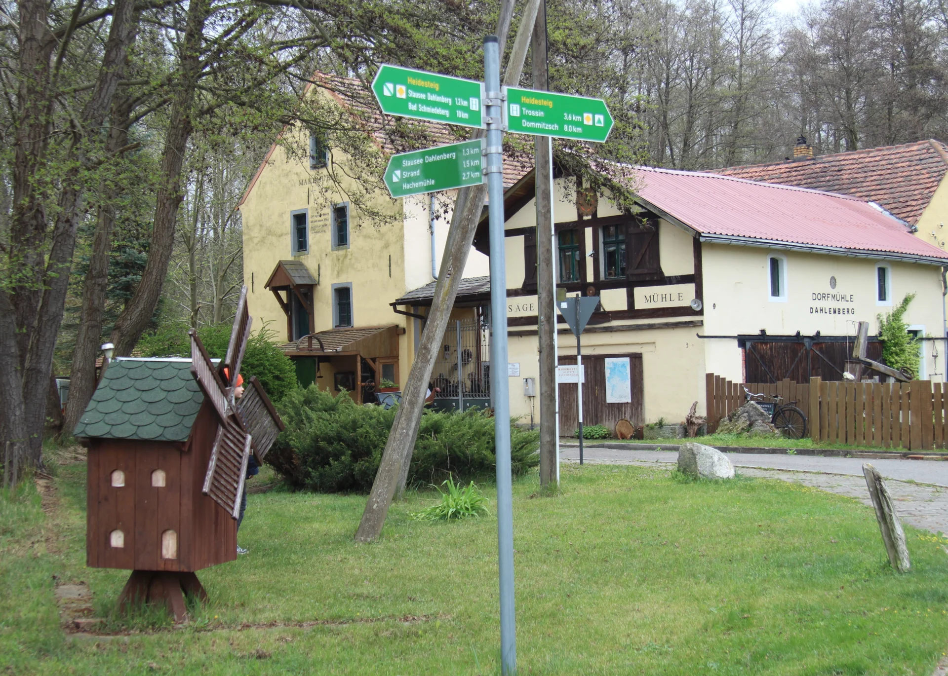 Der Heidekammweg und der Heidesteig bei Dahlenberg 