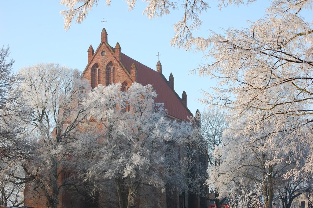 -1-schlosskirche-raureif