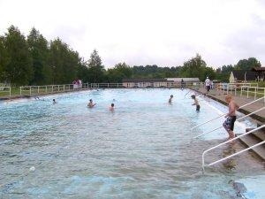 -4-Schwimmbad Fbg