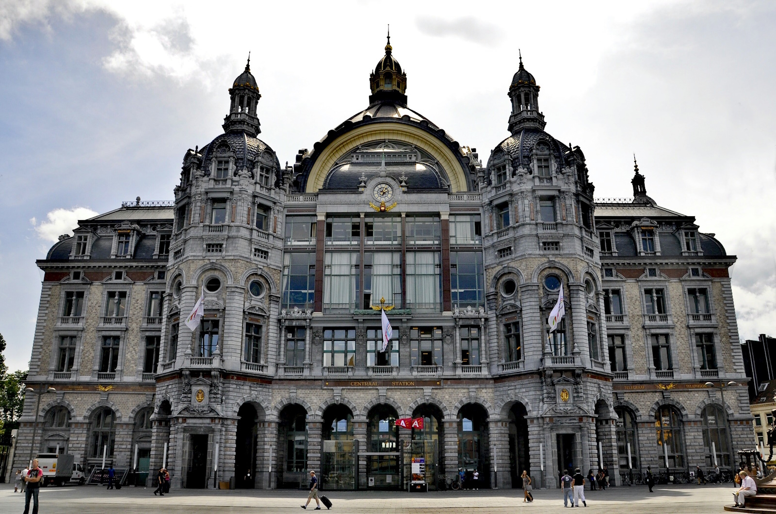 Bf_Antwerpen_Centraal_Bild aus Wikipedia-Von Paul Hermans-small(2)
