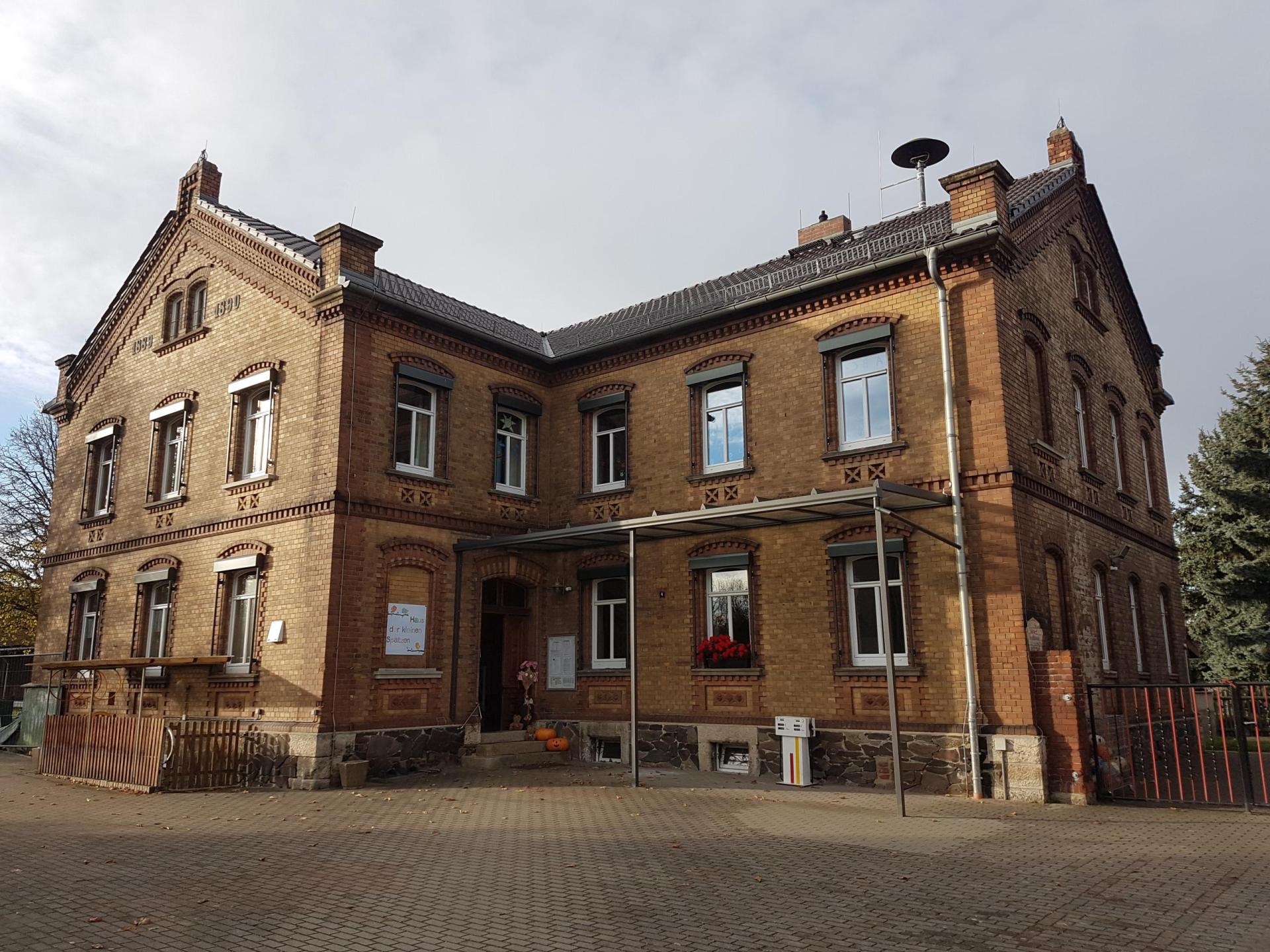 Gebäude