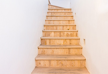 holz-treppe