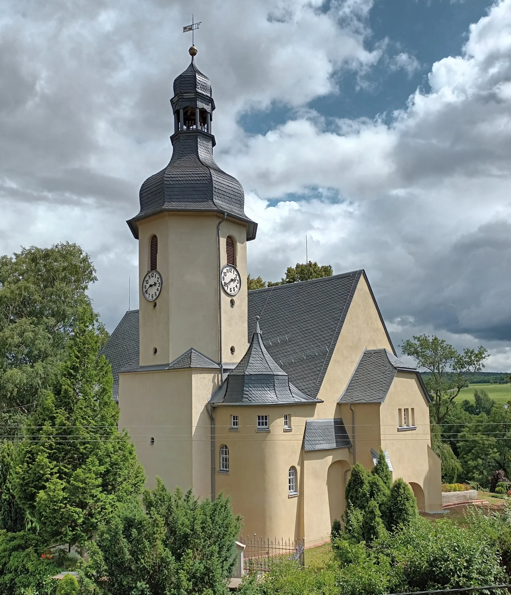 Kirche Schönfels (© Michaela Wenzel)