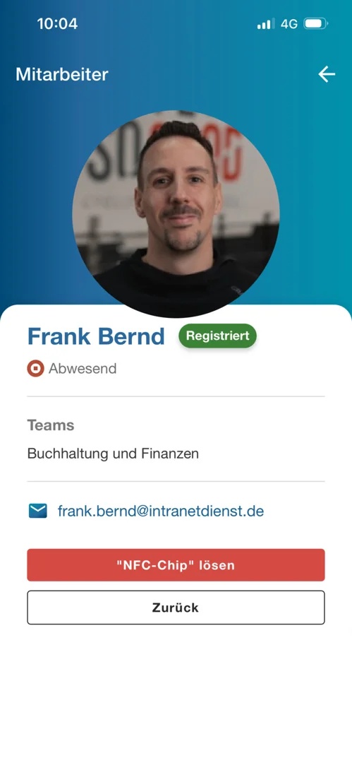 Zusehen ist, dass der NFC-Chip erfolgreich registriert wurde und nun dem Mitarbeiter zugeordnet ist.