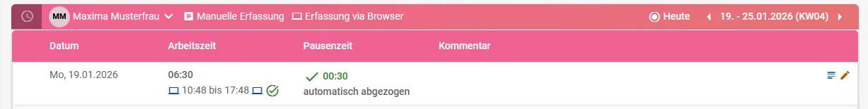 Zu sehen ist die Wochenauswertung, in der ein Tag mit automatischem Pausenabzug gekennzeichnet ist.