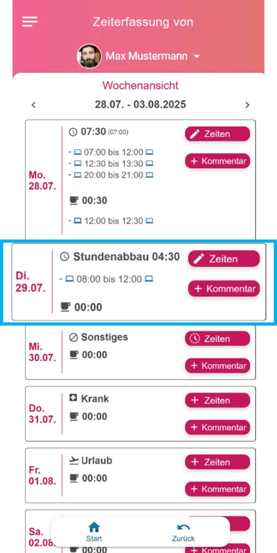 Zusehen ist die Wochenauswertung in der App. Der Dienstag ist farblich hervorgehoben. Es ist ein Stundenabbau von 4:30 Stunden vermerkt, zusätzlich wurden Zeiten von 8:00 bis 12:00 Uhr erfasst.