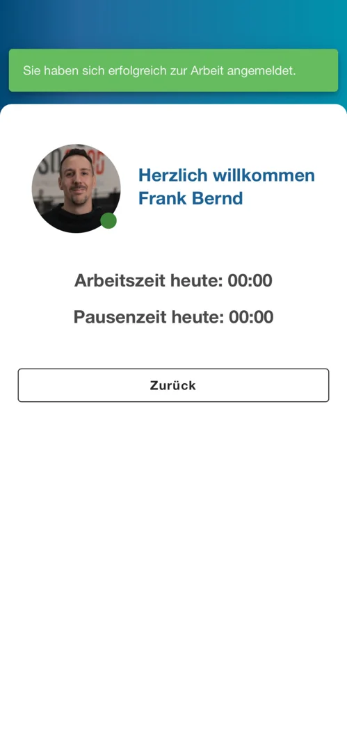 Zu sehen ist das eigene Mitarbeiterprofil mit der Bestätigung, dass die Anmeldung zur Arbeit erfolgreich erfolgt ist.
