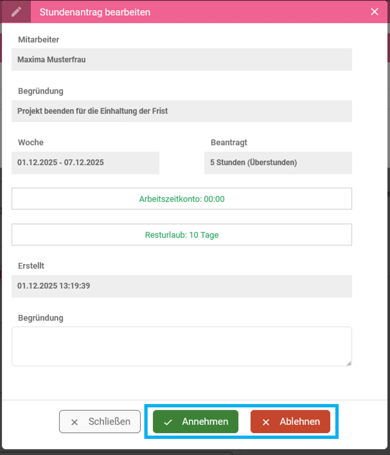 Zu sehen ist die Übersicht der offenen Anträge. Rechts außen sind die Buttons zum Annehmen und Ablehnen farblich hervorgehoben.
