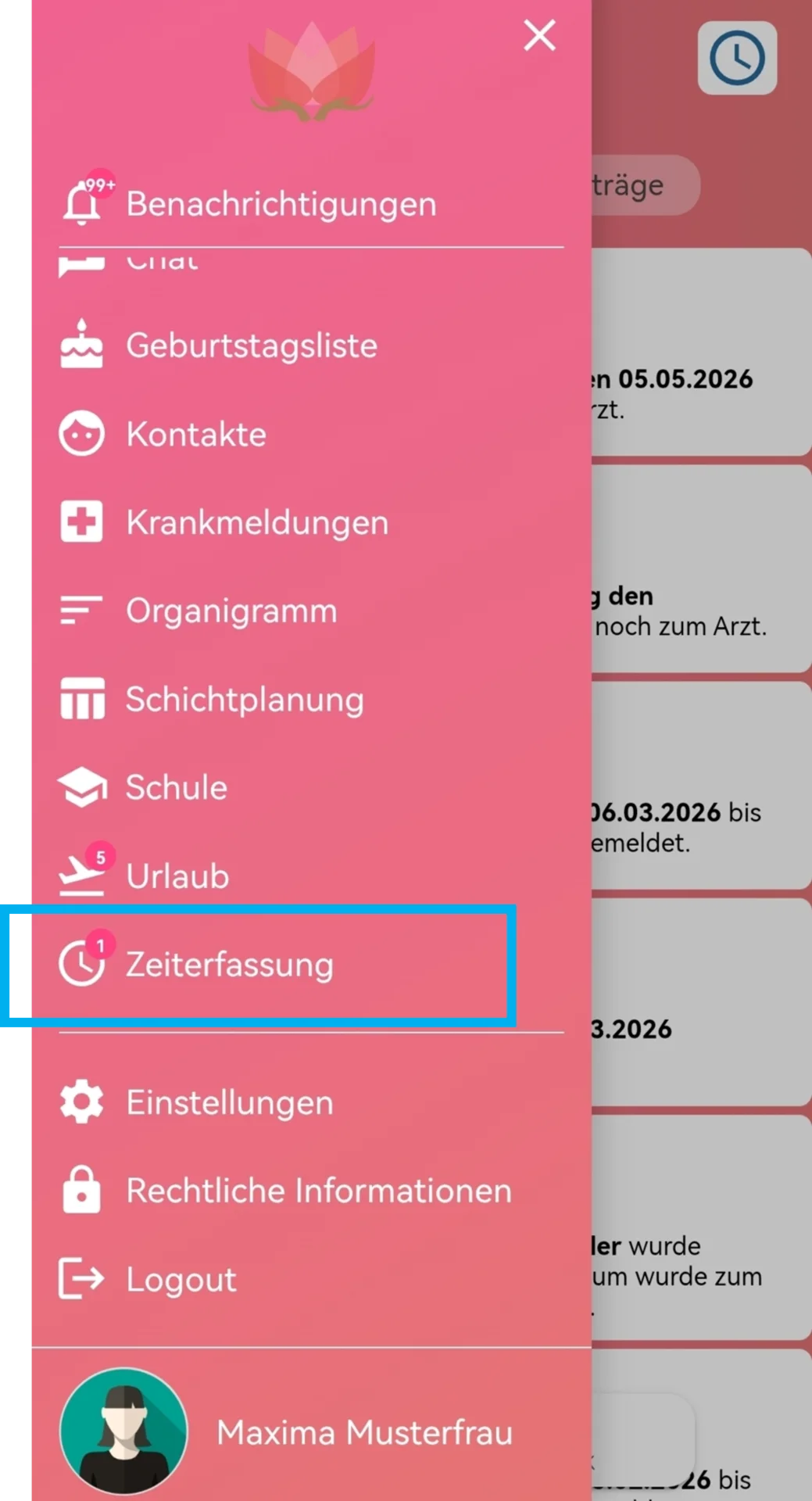 Zu sehen ist das Menü der App. Hervorgehoben ist der Menüpunkt „Zeiterfassung“.