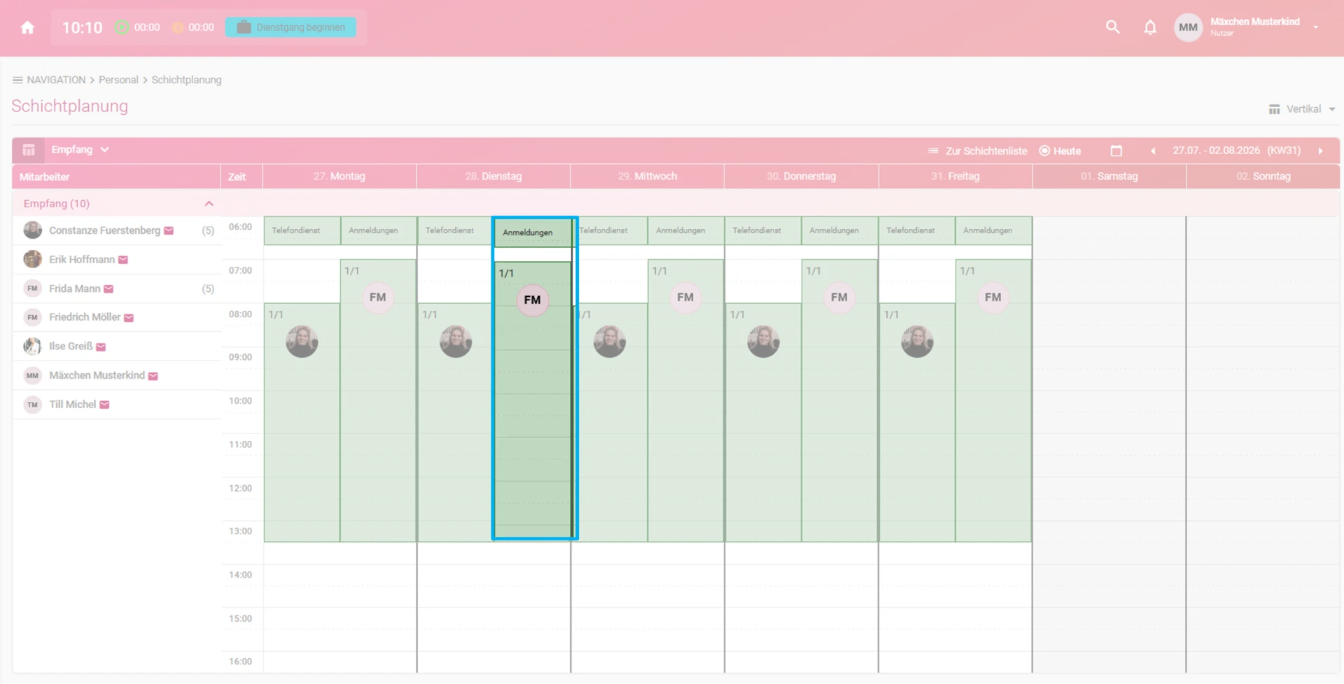 Zu sehen ist die geöffnete Schichtplanung. Hervorgehoben ist die bereits vergebene Schicht am Dienstag für die Rolle „Anmeldung“.