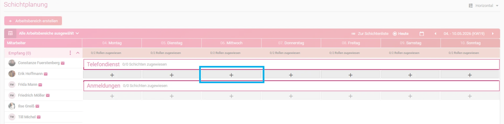 Zu sehen ist die Schichtplanung der Zeiterfassung, hervorgehoben sind die Rolle „Telefondienst“ sowie der Button „+“ zum Anlegen einer neuen Schicht.