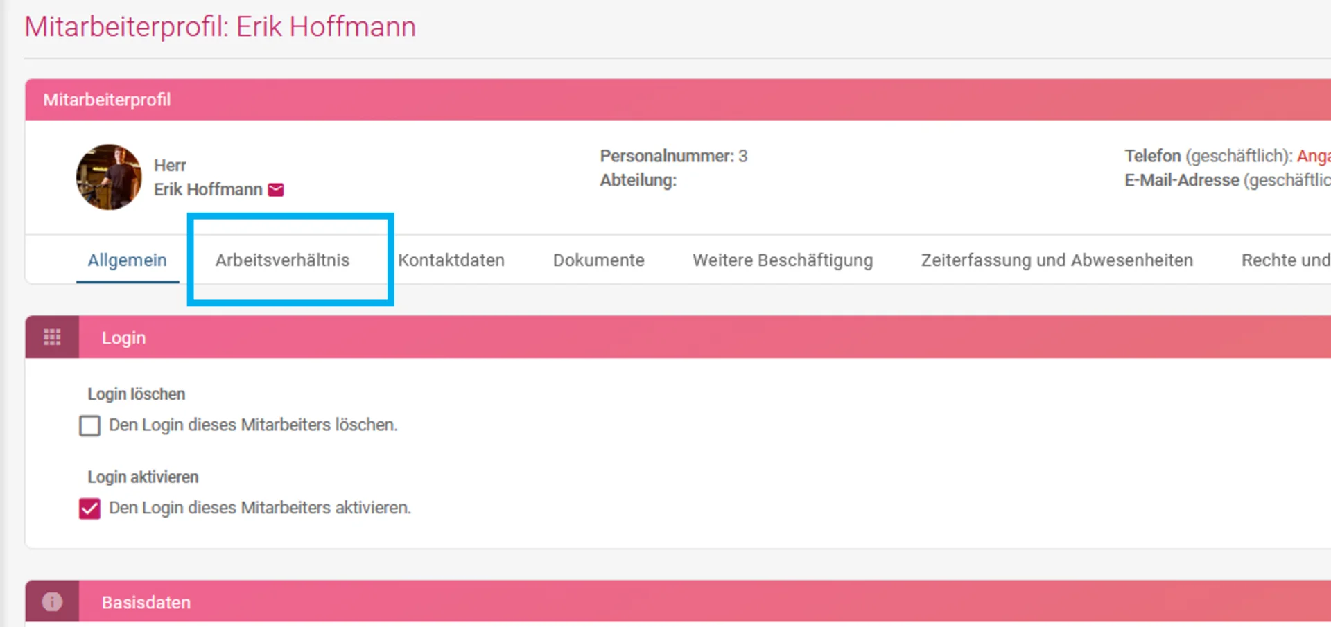 Zu sehen ist das Mitarbeiterprofil. Hervorgehoben ist der Reiter „Arbeitsverhältnis“.