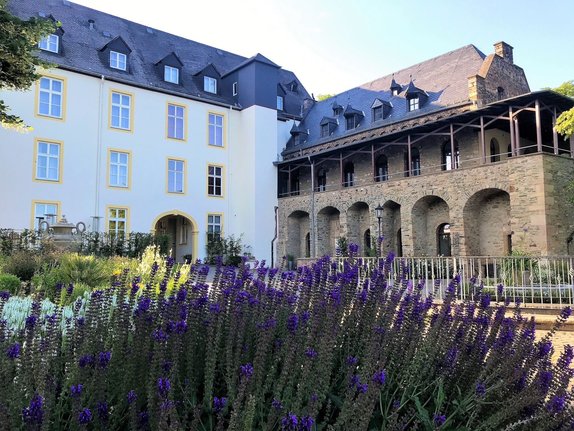 Schloss Dhaun - Innenhof 2022 - Gaby Neumann