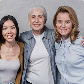 drei-frauen-in-verschiedenen-altersstufen