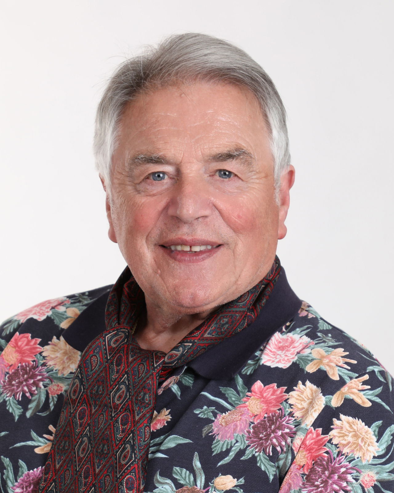 12 - 005_Heinz Schmitt (Raumaustatter)