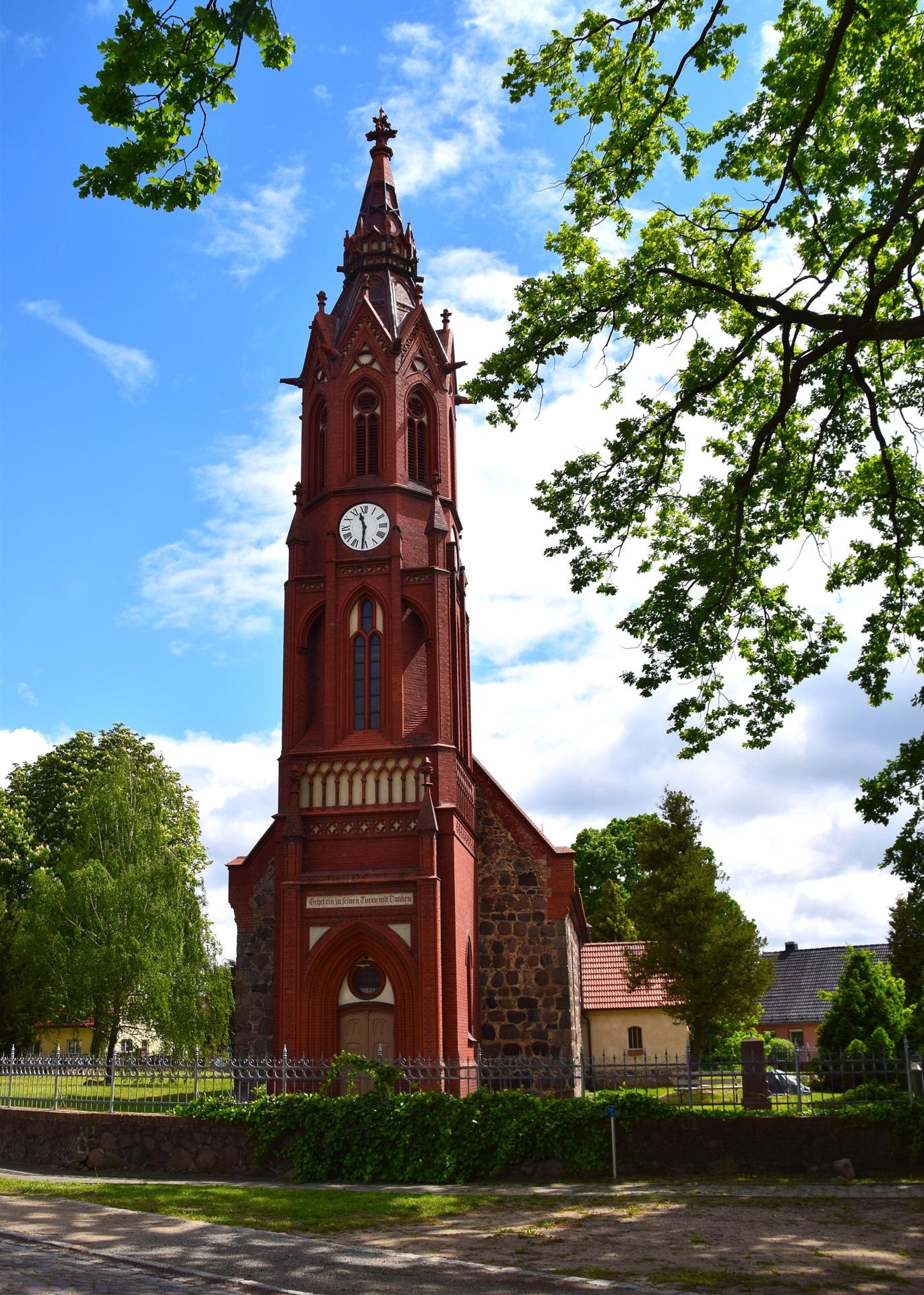 Ragow Kirche außen