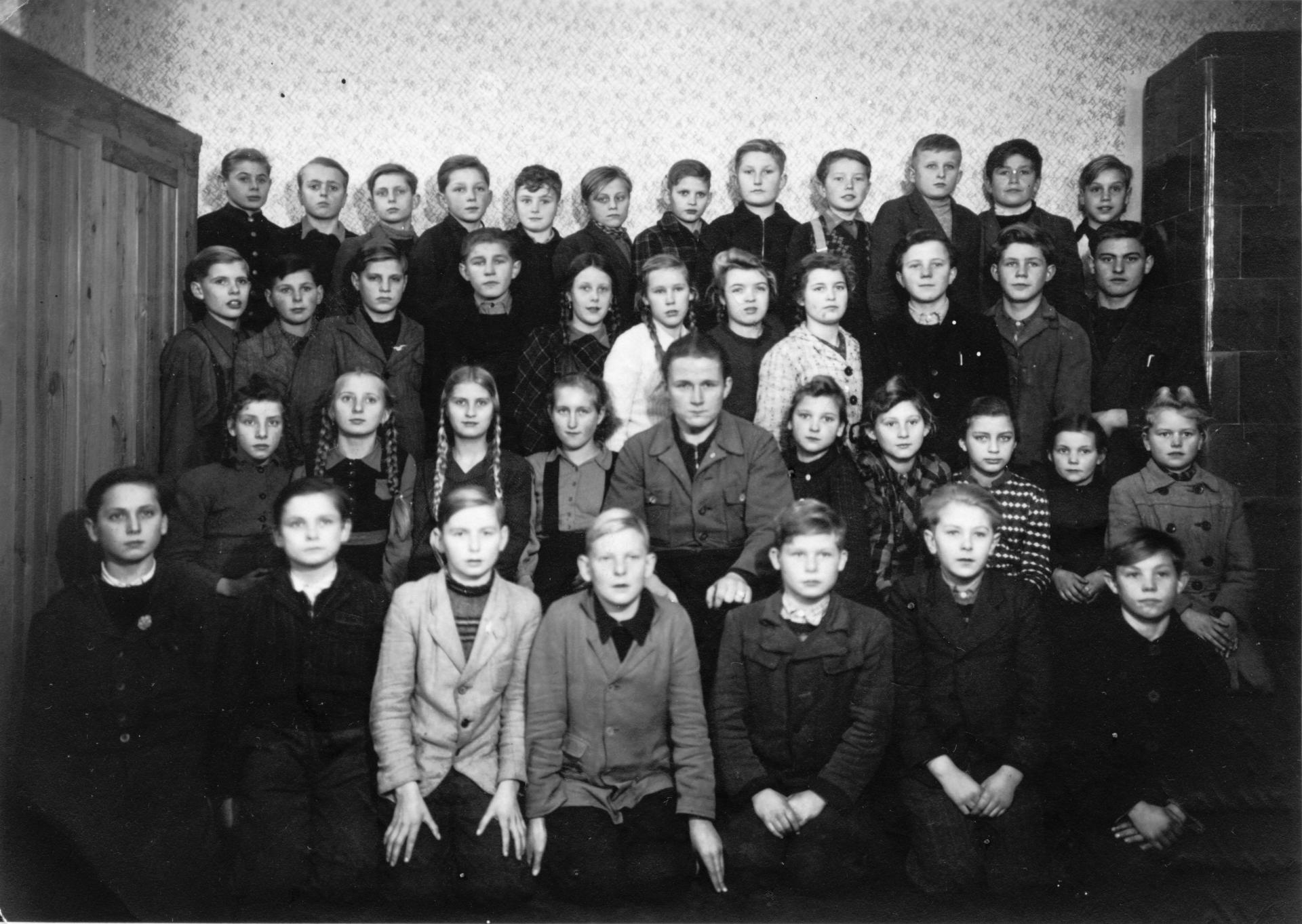 1951 - 1952 Klasse 6c mit Lehrer Siegfried Schult