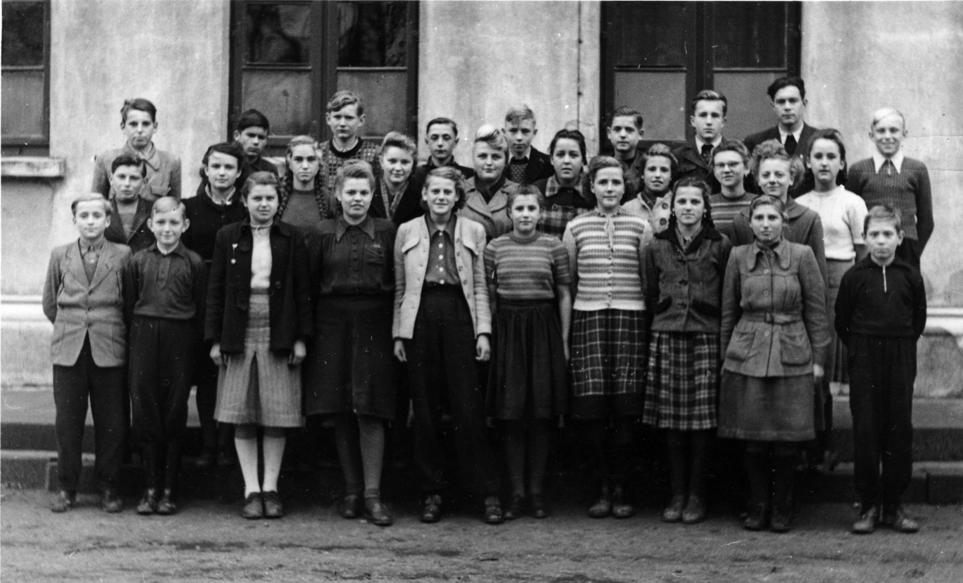 1952 - 1953 Klasse 8b mit Lehrer Walter Steinberg