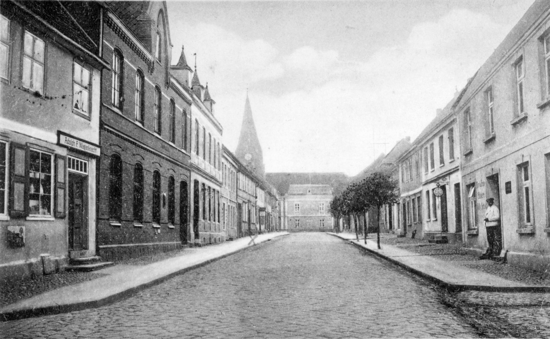 Ansichtskarte der „Malchinerstraße“ um 1918.