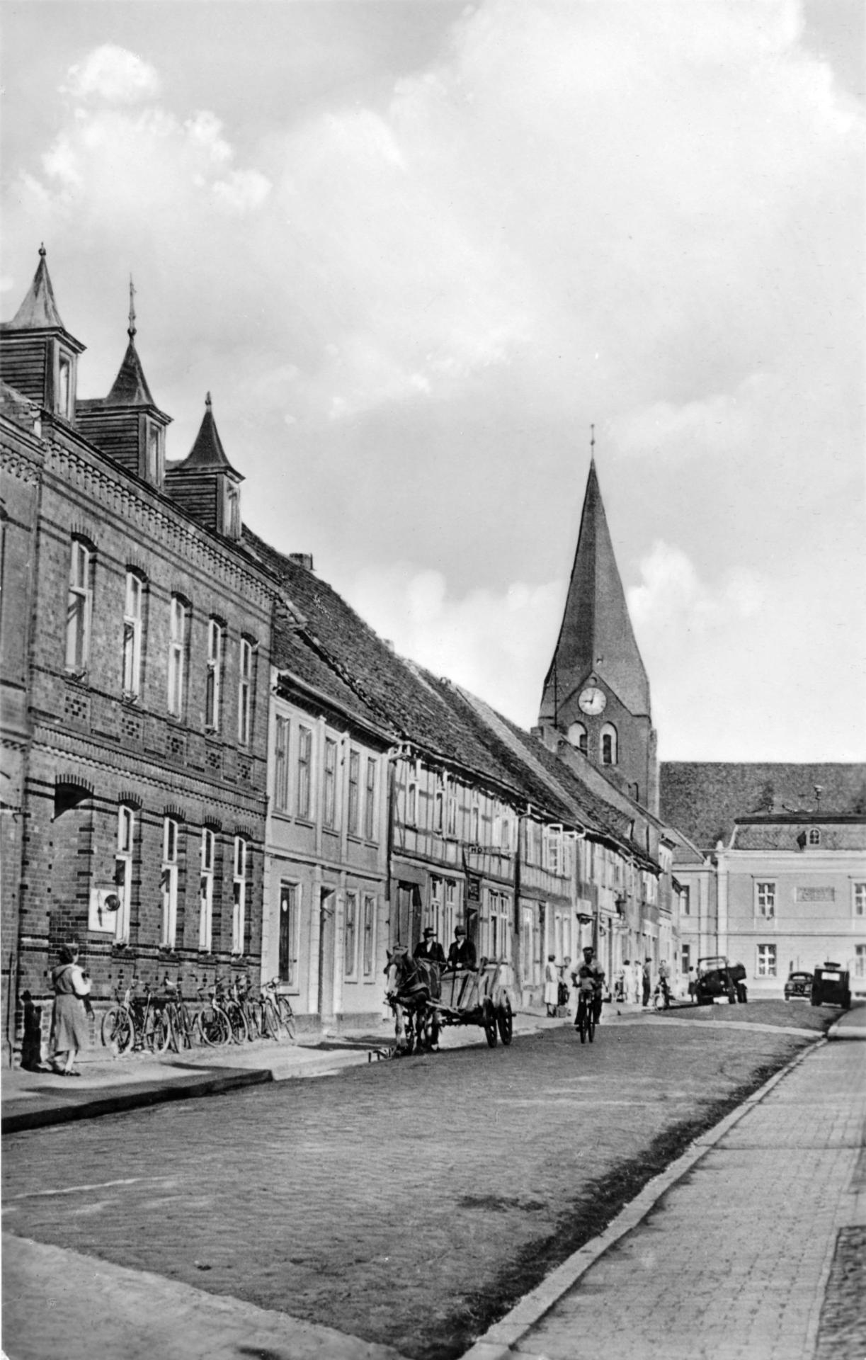 In der Straße des Friedens (1959).