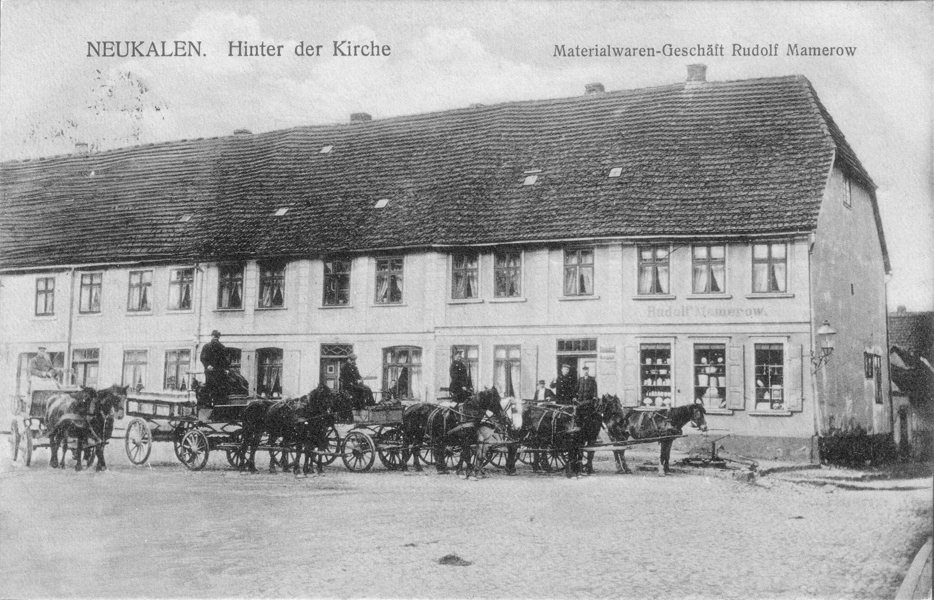 Ansichtskarte von 1912 mit den Wohnhäusern am Markt Nr. 15,17 und 19.