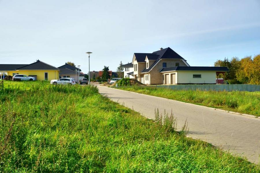 An der Dr. R.-Rademacher-Straße sind bisher sieben Wohnhäuser erbaut worden.