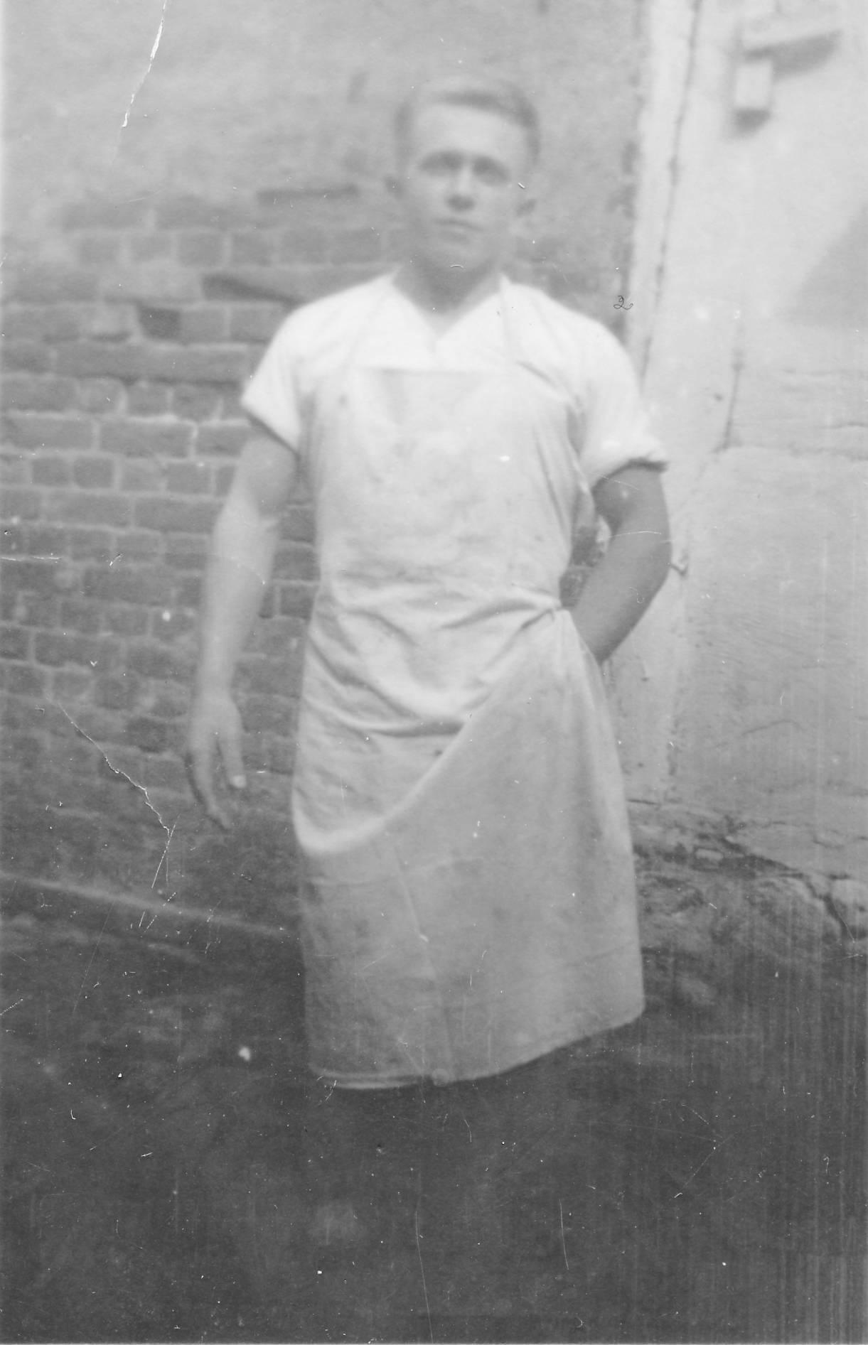 Hans Seemann arbeitete vorher beim Bäcker Hintze in Malchin (1928)