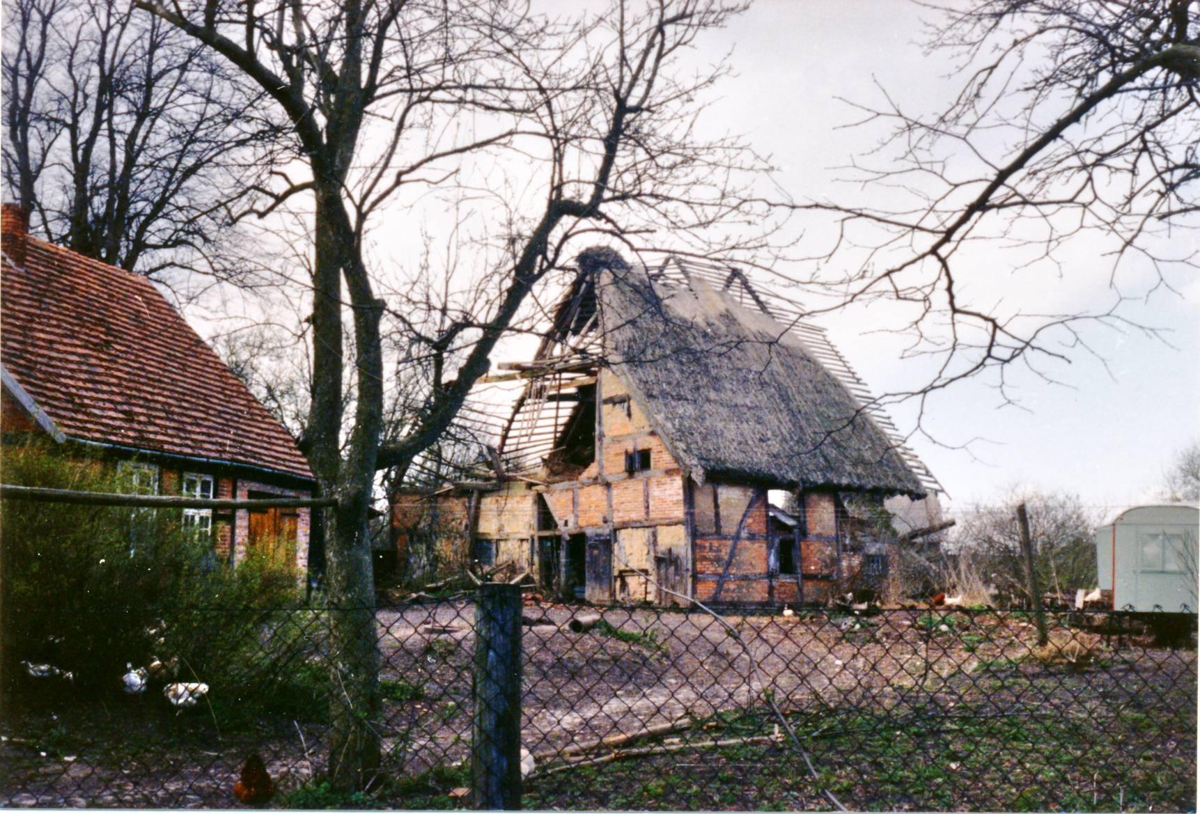 Reste der alten Pfarrscheune (1979).