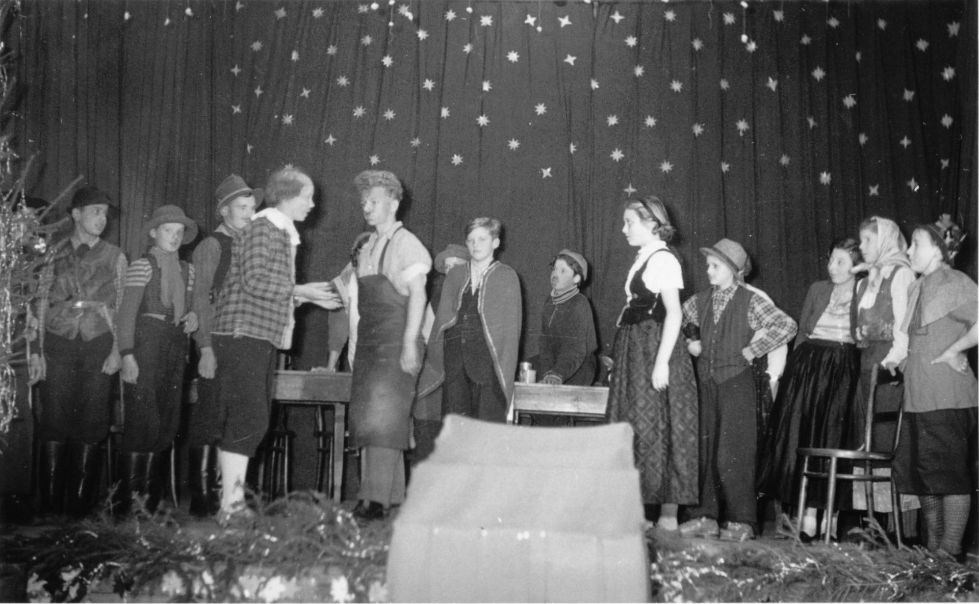 Aufführung zum Eltern– und Weihnachtsabend am 15.12.1956:  „Der Stadtschreiber von Bamberg“ (4).