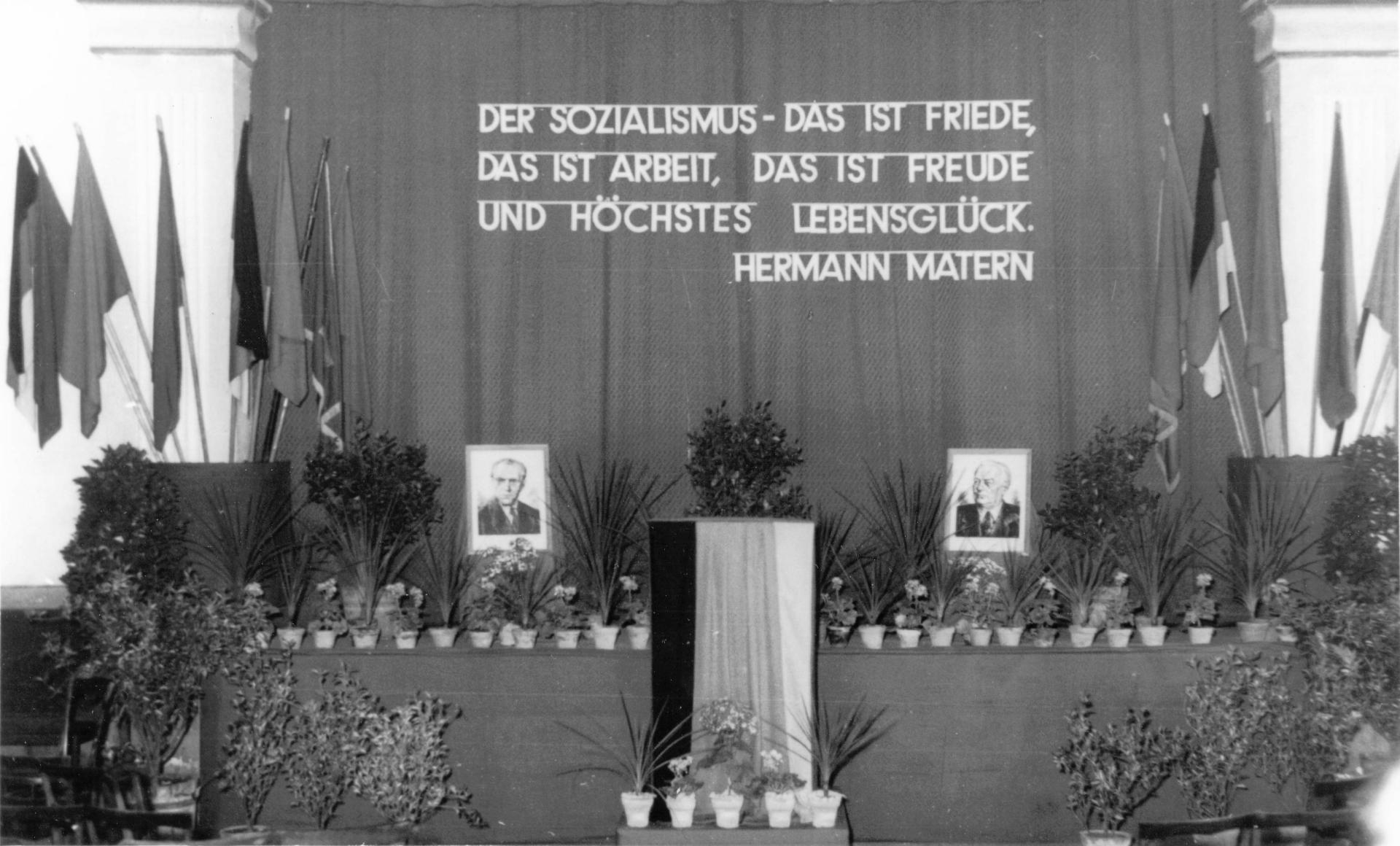 Am 26. April 1959 fand im Saal des „Hotel Dahms“ eine Jugendweiheveranstaltung statt (1).