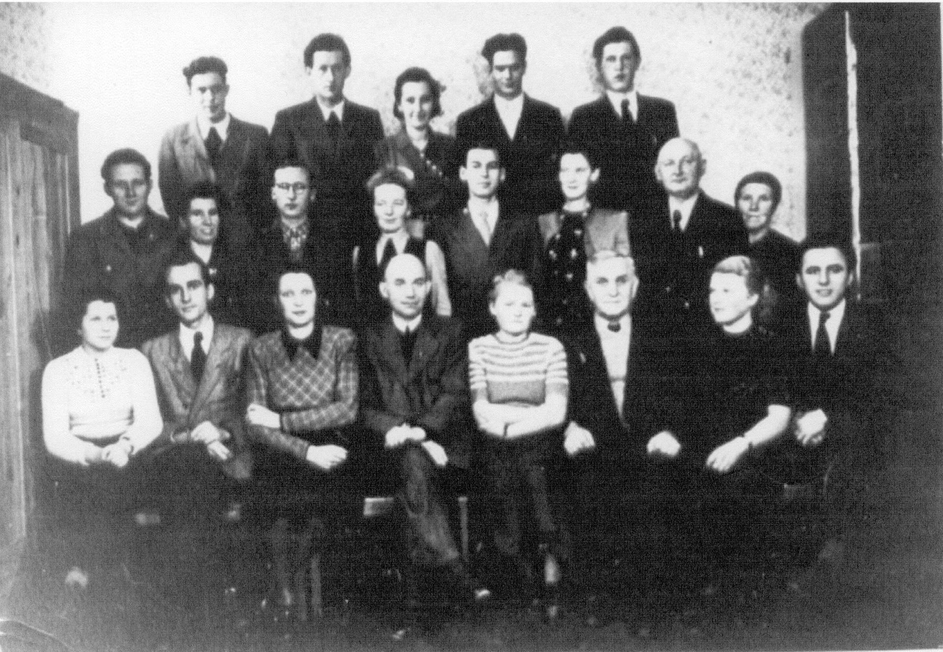 Das Lehrerkollegium im Frühjahr 1952.