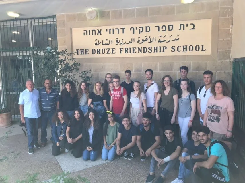 2017_Israel_vor_der_Schule-1