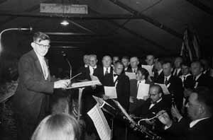 Der Chor unter der Leitung von Prof. Walter Körner