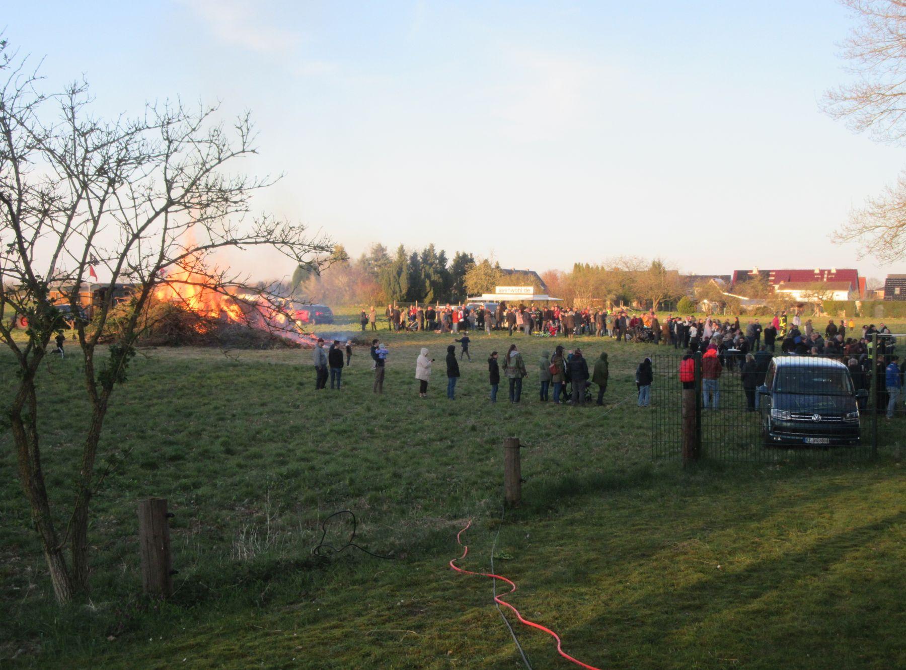 2022-04-16 Osterfeuer