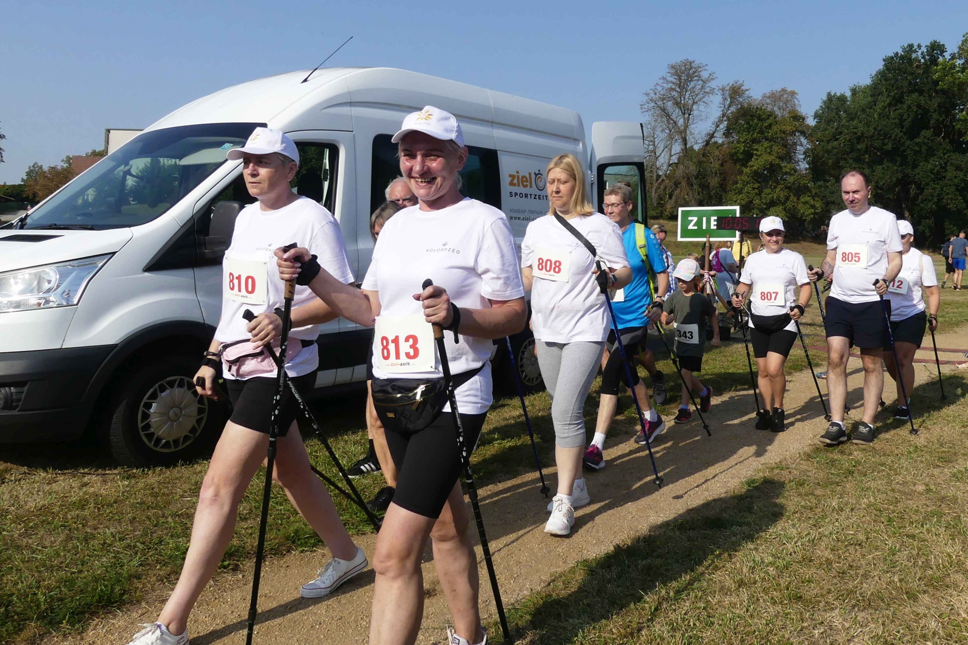 4_Polnische_Teilnehmer_beim_27._Regionalparlauf_in_Blumberg