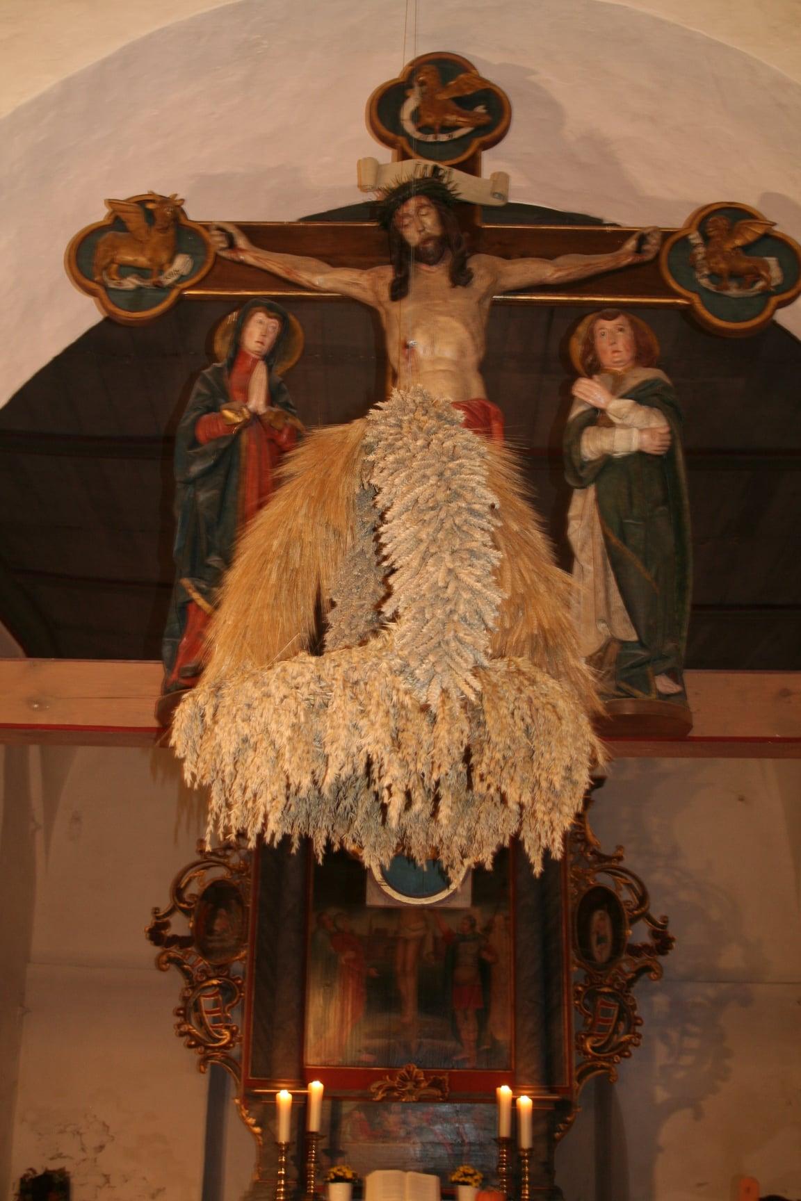 Foto: Maria und Johannes unter dem Kreuz – Marienkirche Horsbüll