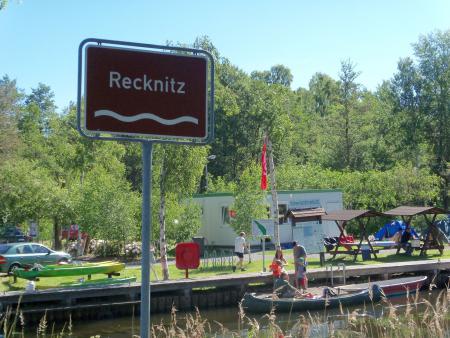 Recknitz - Blick Wasserwanderrastplatz Marlow, Verleih von Kanus, Kajaks, Tretboot, Ruderbooten, geführte Floßtouren