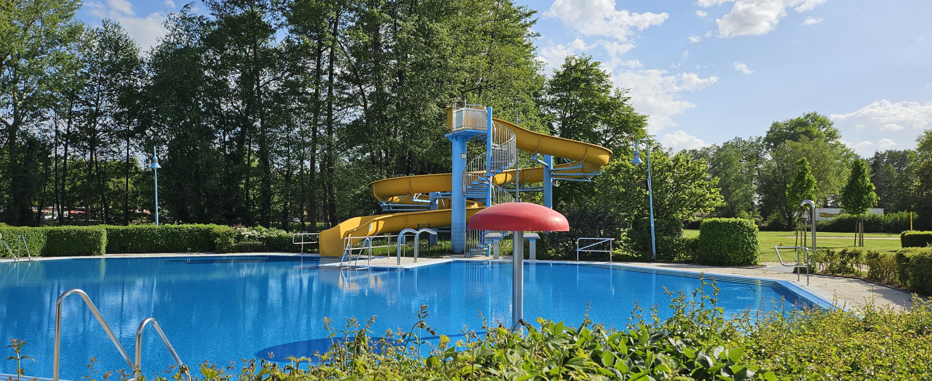 Nichtschwimmerbecken & Wasserrutsche Freibad Jüterbog