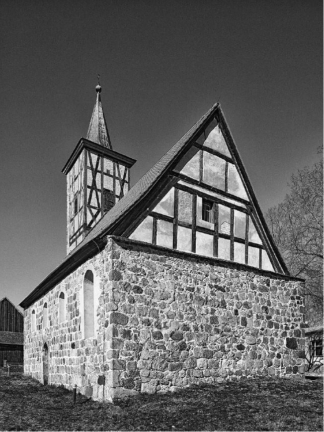 Feldsteinkirchen im Fläming von Swen Bernitz