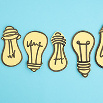 row-hand-drawn-light-bulbs-middle-background