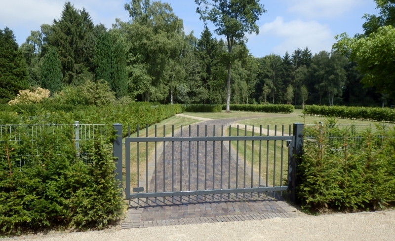 Eingang zum Vorwerker Friedhof in Lübeck
