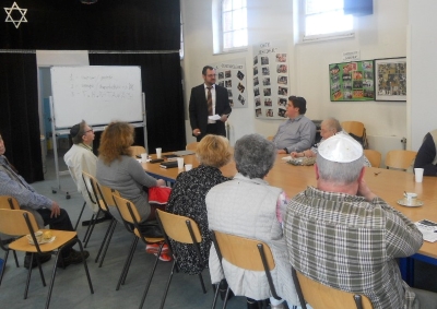 Unterricht mit Rabbiner