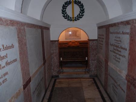 6a Mauseleum Gruft.JPG