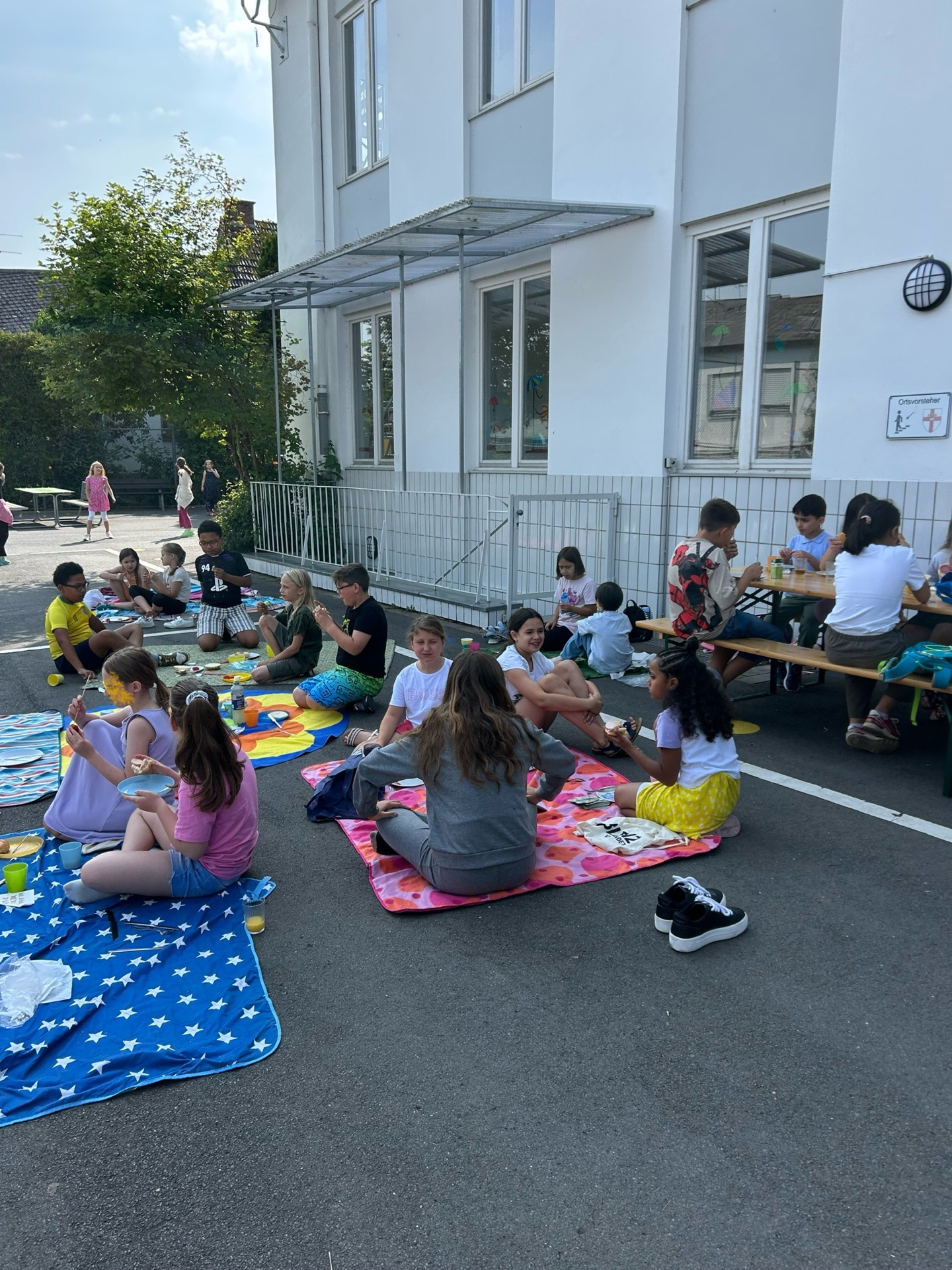 Schulhoffrühstück 8
