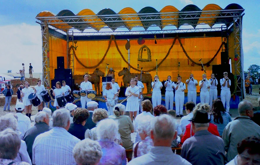 4. Kreiserntefest in Lüdersdorf, Konzert und Zuschauemnde