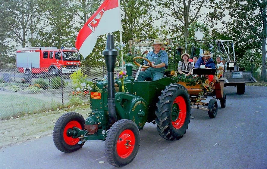 Festumzug zum 4. Kreiserntefest 2004, ein Lanz Bulldog