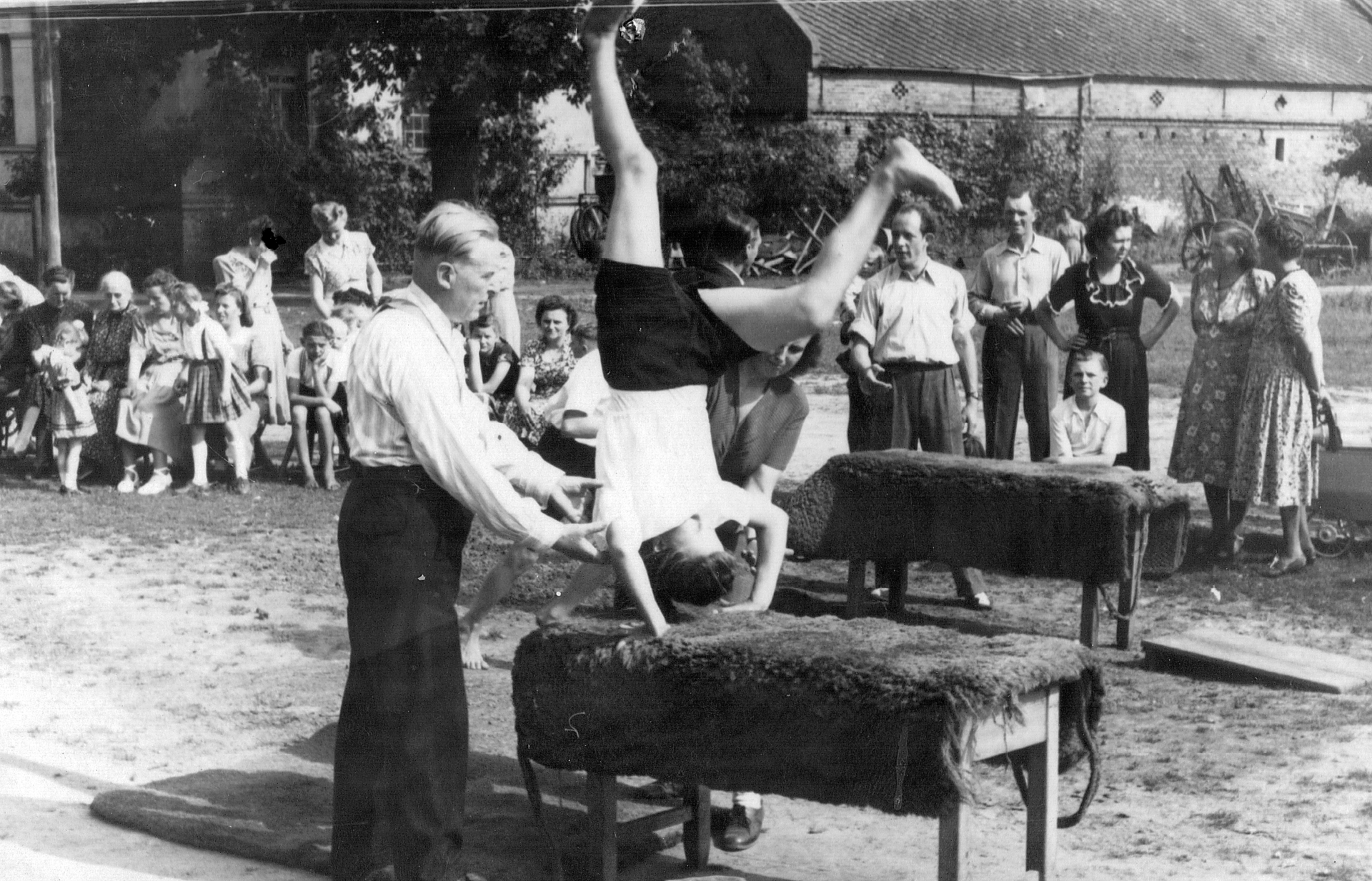 Heinrich und Wolfgang Köhler bei einer Sportveranstaltung der Schule 1950-51
